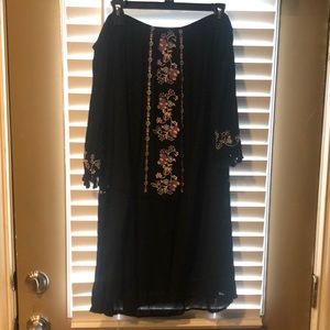 Black strapless with low sleeves dress